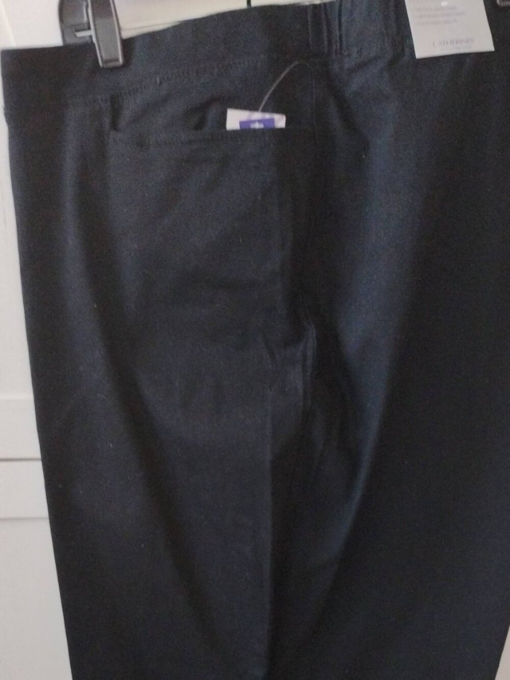 Catherines Black Essentials Flat Front Stretch Cotton Twill Capris- 5X NWT - Picture 2 of 5